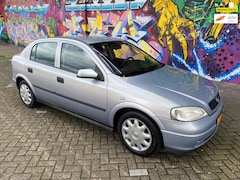 Opel Astra - 1.6 Pearl 8v 5 deuren zeer nette auto voorzien van airco elektrische ramen cv auto rijd pe