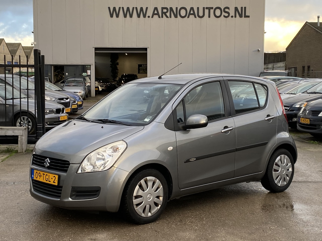 Suzuki Splash - 1.0 VVT Comfort 1.0 VVT Comfort 5-DEURS, AIRCO, ELEK-RAMEN, STUURBEKRACHTIGING, RADIO-CD-MP3, AIRBAGS, CEN - AutoWereld.nl