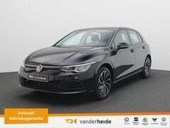 Volkswagen Golf - 1.5 TSI Life 130PK Achteruitrijcamera, winterpakket, keyless, Navigatie, 17'' lichtmetaal