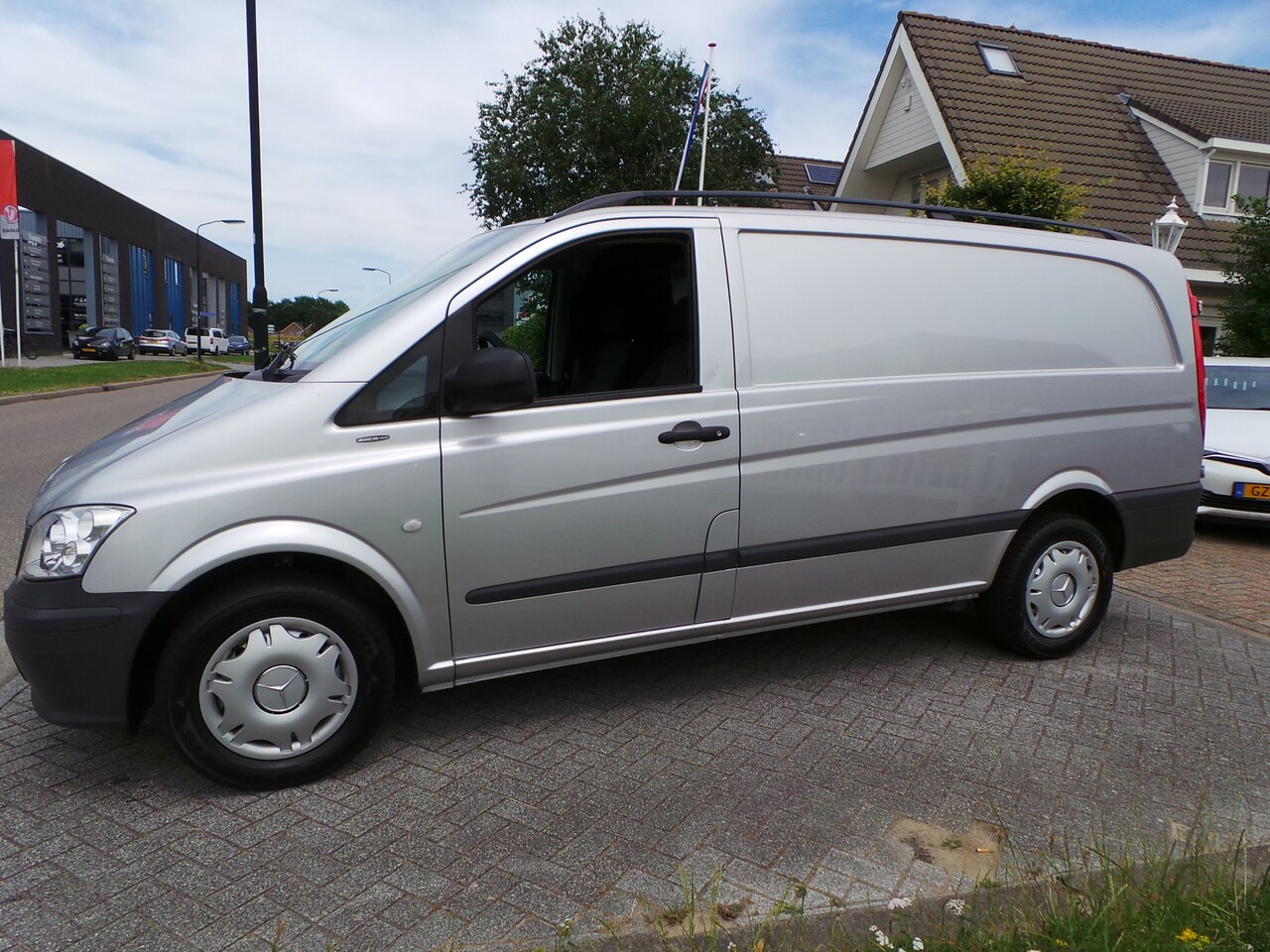 Mercedes-Benz Vito - 116 CDI 164pk Aut.L2 Airco,pdc,Trekhaak - AutoWereld.nl