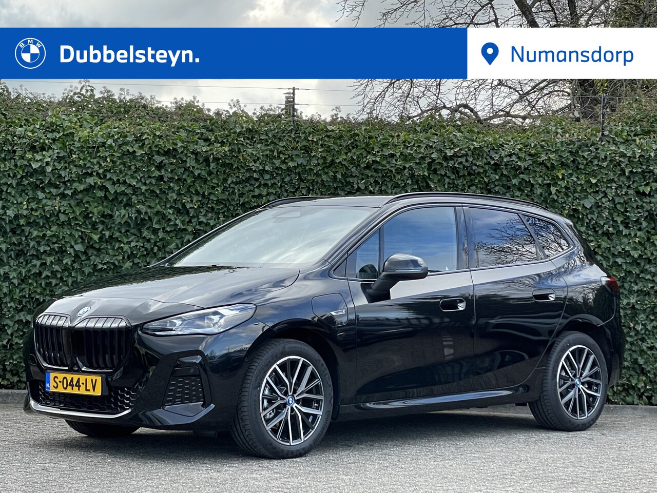 BMW 2-serie Active Tourer - 225e xDrive | M-Sport | Premium Pack | Harman/Kardon | Getint Glas | Shadow Line - AutoWereld.nl