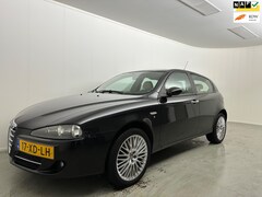 Alfa Romeo 147 - 1.6 T.Spark Veloce Business, Leder, 5-Deurs