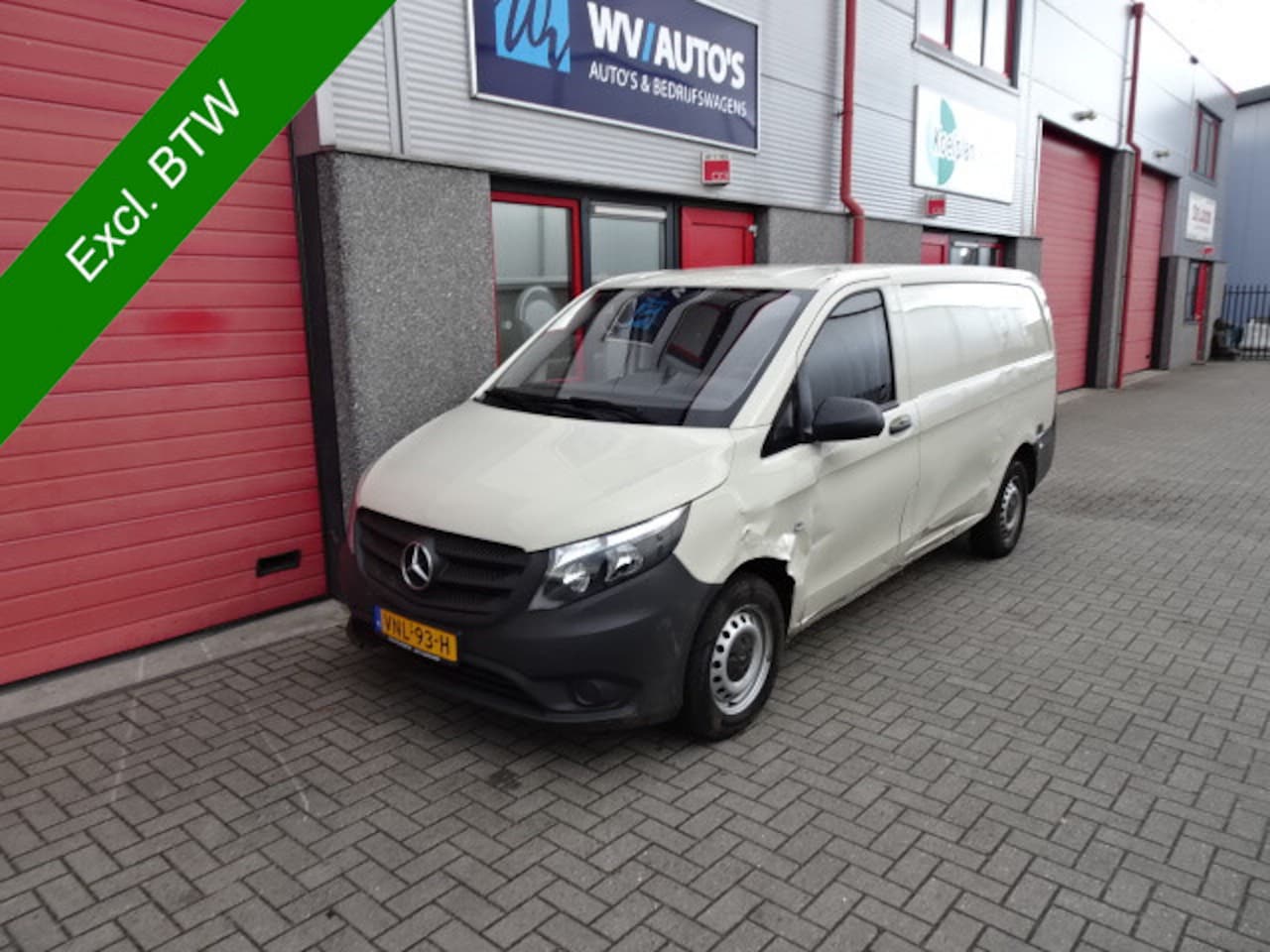 Mercedes-Benz Vito - 111 CDI 118239 km !!!!!!!!! rijdbare schade - AutoWereld.nl