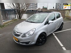 Opel Corsa - 1.2 16V Essentia Pano Automaat