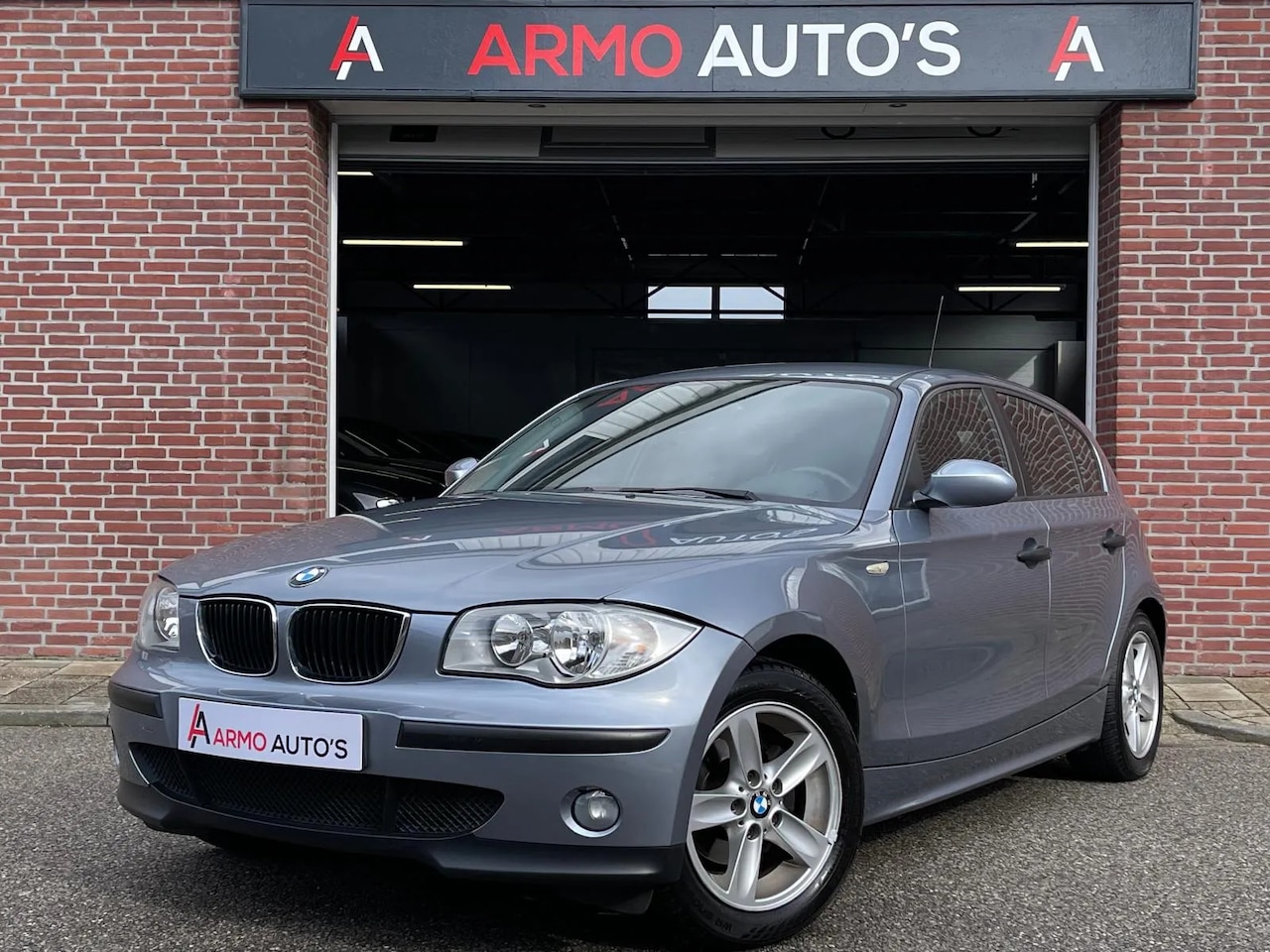 BMW 1-serie - 116i | Airco | Nap | Rijklaar - AutoWereld.nl