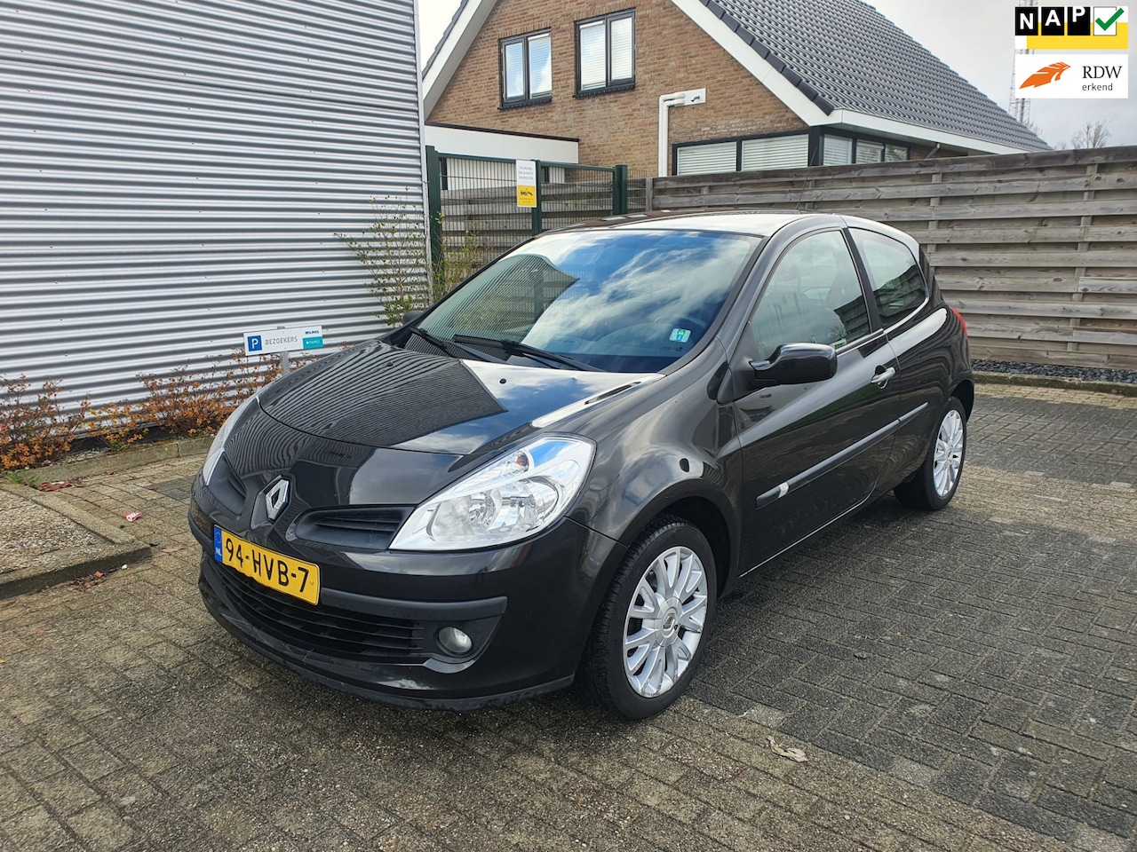 Renault Clio - 1.2-16V Collection Airco Bj:2009 NAP! - AutoWereld.nl