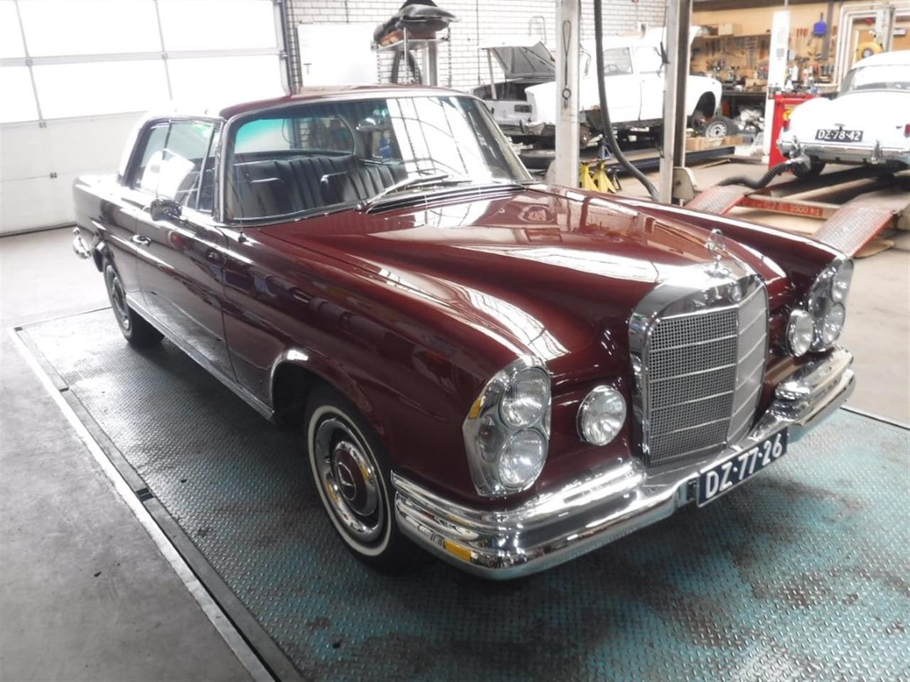 Mercedes-Benz 250 - SE  Coupe - AutoWereld.nl