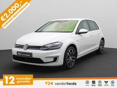Volkswagen e-Golf - Comfortline 136PK Warmtepomp, achteruitrijcamera, keyless, winterpakket, park assist, 17''
