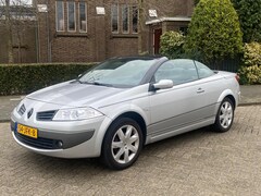 Renault Mégane coupé cabriolet - 2.0-16V Tech Line 2009 nieuwe distributie 6-bak cruise control leer stoelverwarming pdc