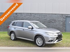 Mitsubishi Outlander - 2.4 PHEV Pure+ Afneembare trekhaak Navigatie