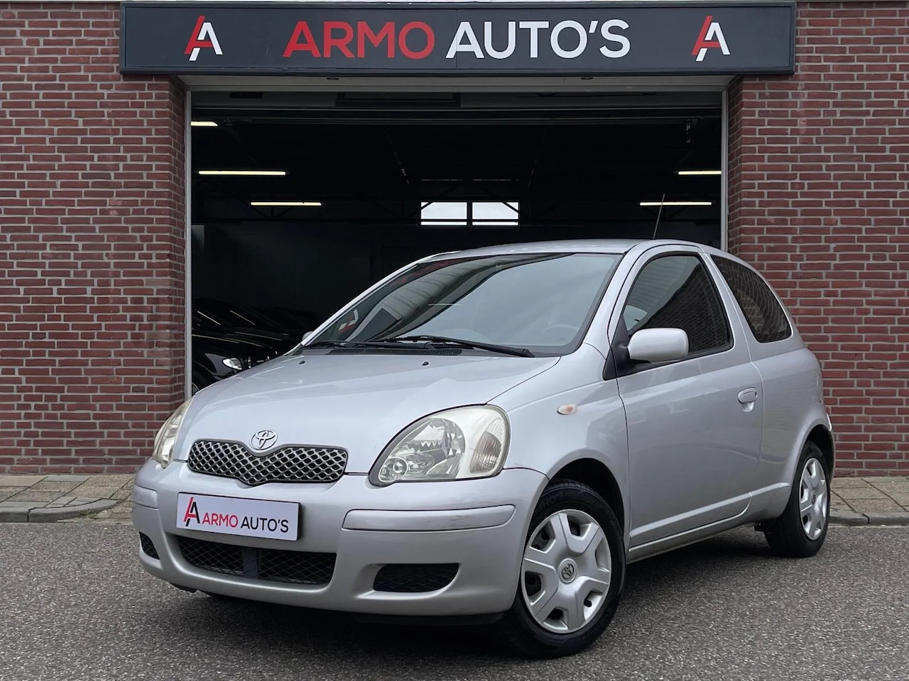 Toyota Yaris - 1.3 VVT-i Sol | Nap | Rijklaar - AutoWereld.nl