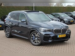 BMW X5 - xDrive45e High Executive / BTW / Panoramadak / Camera / Keyless / Dodehoek / Leder / 20''