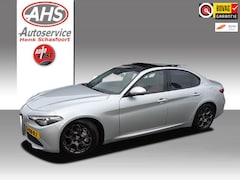 Alfa Romeo Giulia - 2.0T Super, panoramadak, rood leder