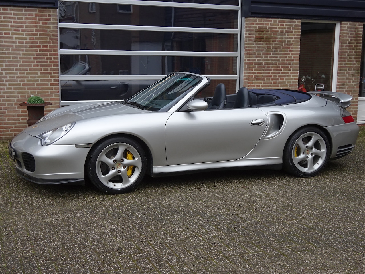 Porsche 911 Cabrio - 3.6 Turbo ORIGINELE TURBO S CABRIOLET MODEL 2005 - AutoWereld.nl