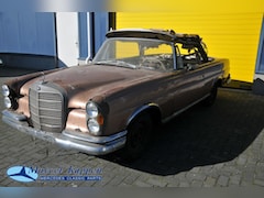 Mercedes-Benz 220 - SEC