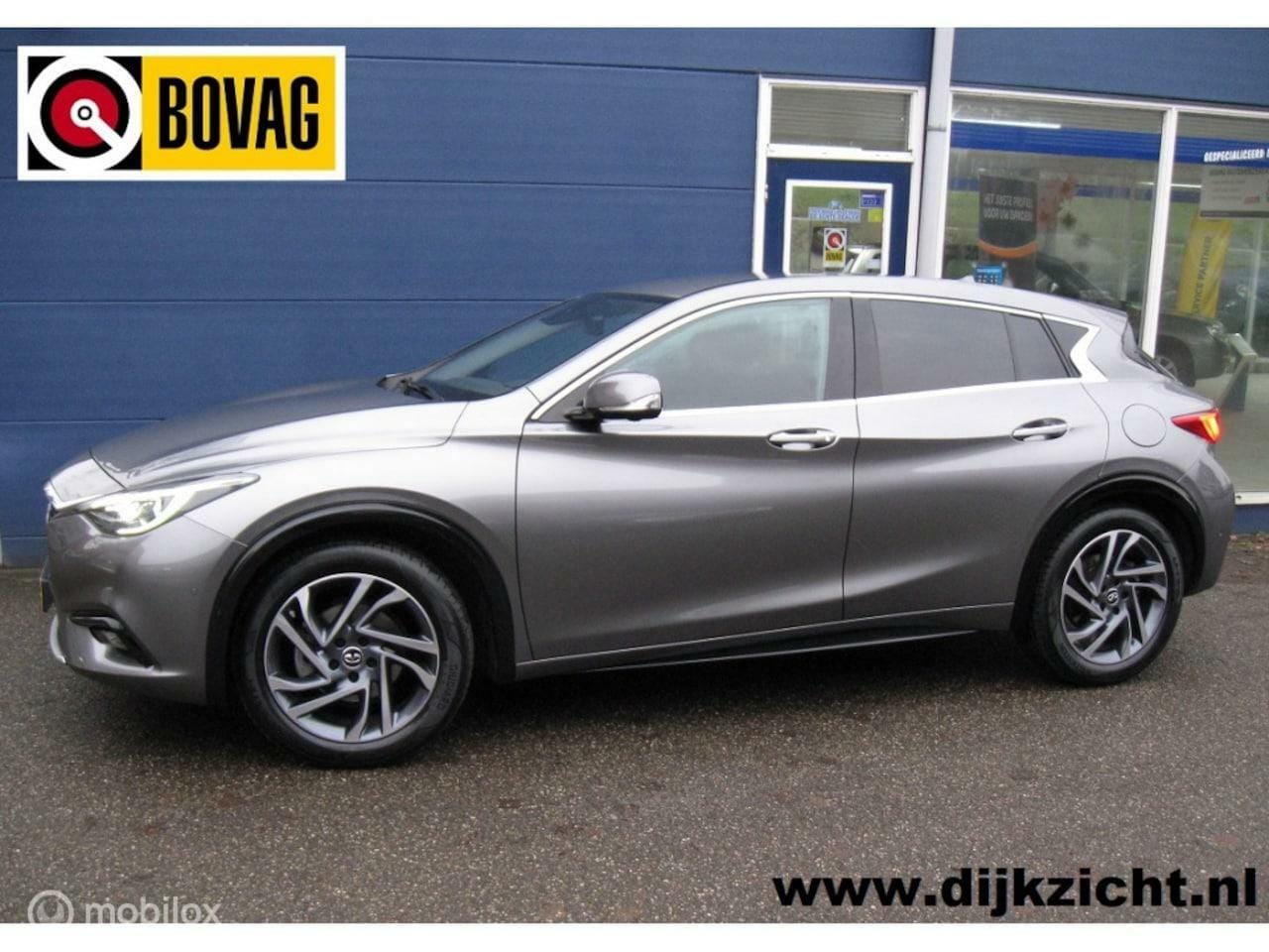 Infiniti Q30 - 1.6t Premium Black Pack Tech Pack NL auto - AutoWereld.nl