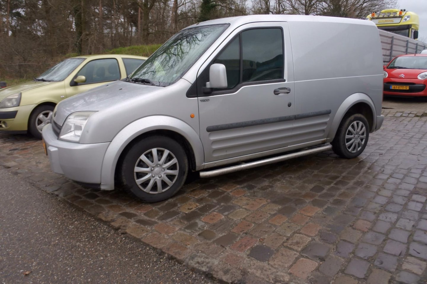 Ford Transit Connect - T200S 1.8 TDdi Celebration airco 306 dkm apk tot 15-4-2023 - AutoWereld.nl