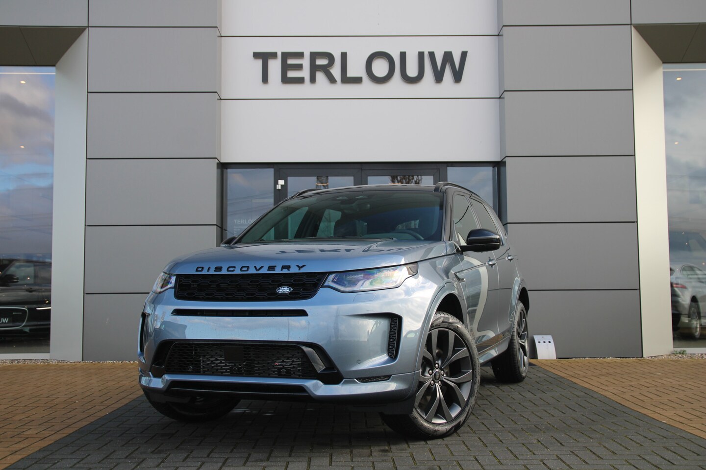 Land Rover Discovery Sport - P300e 1.5 R-Dynamic SE - AutoWereld.nl