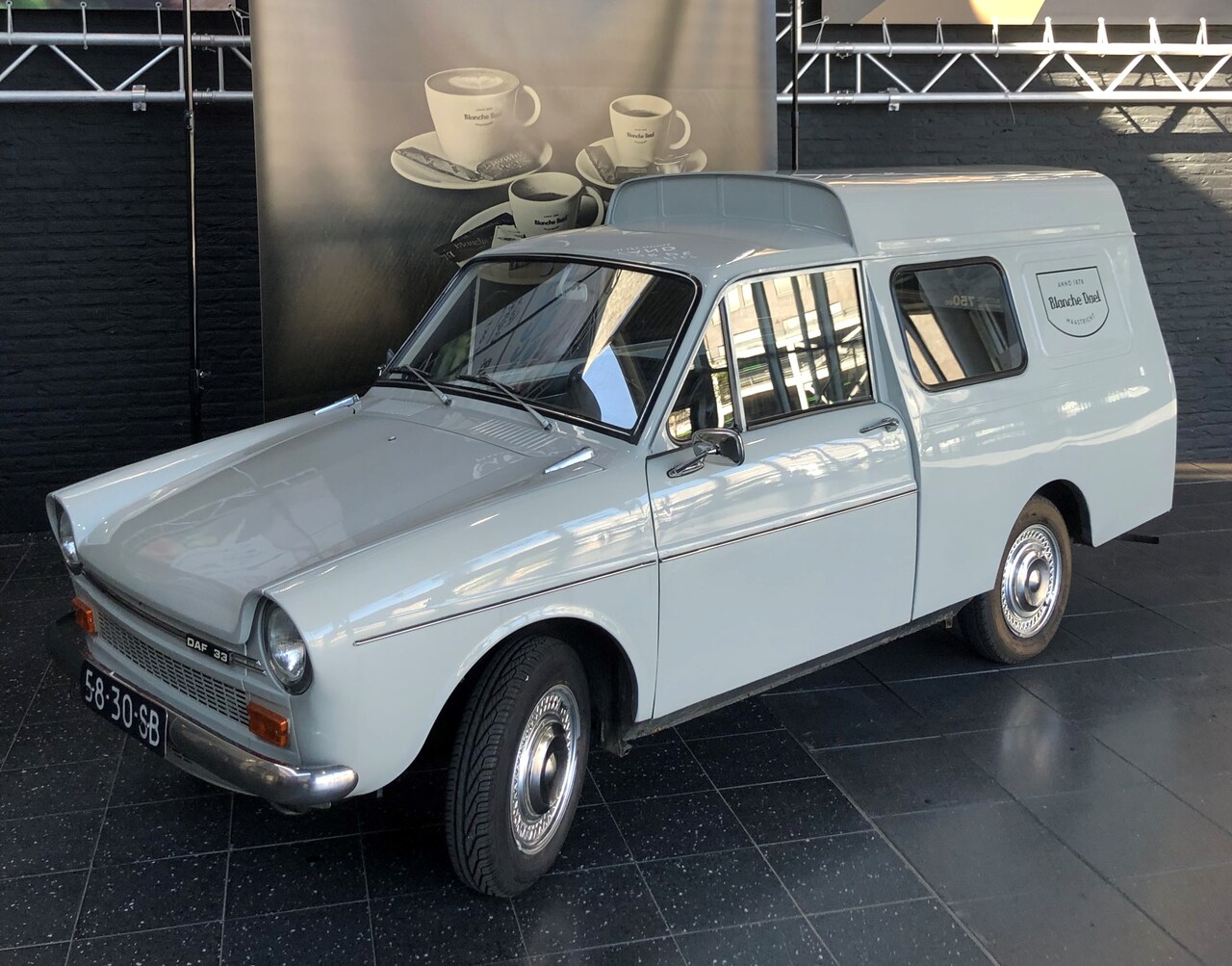 daf-33-daf-3305-bestelwagen.jpg