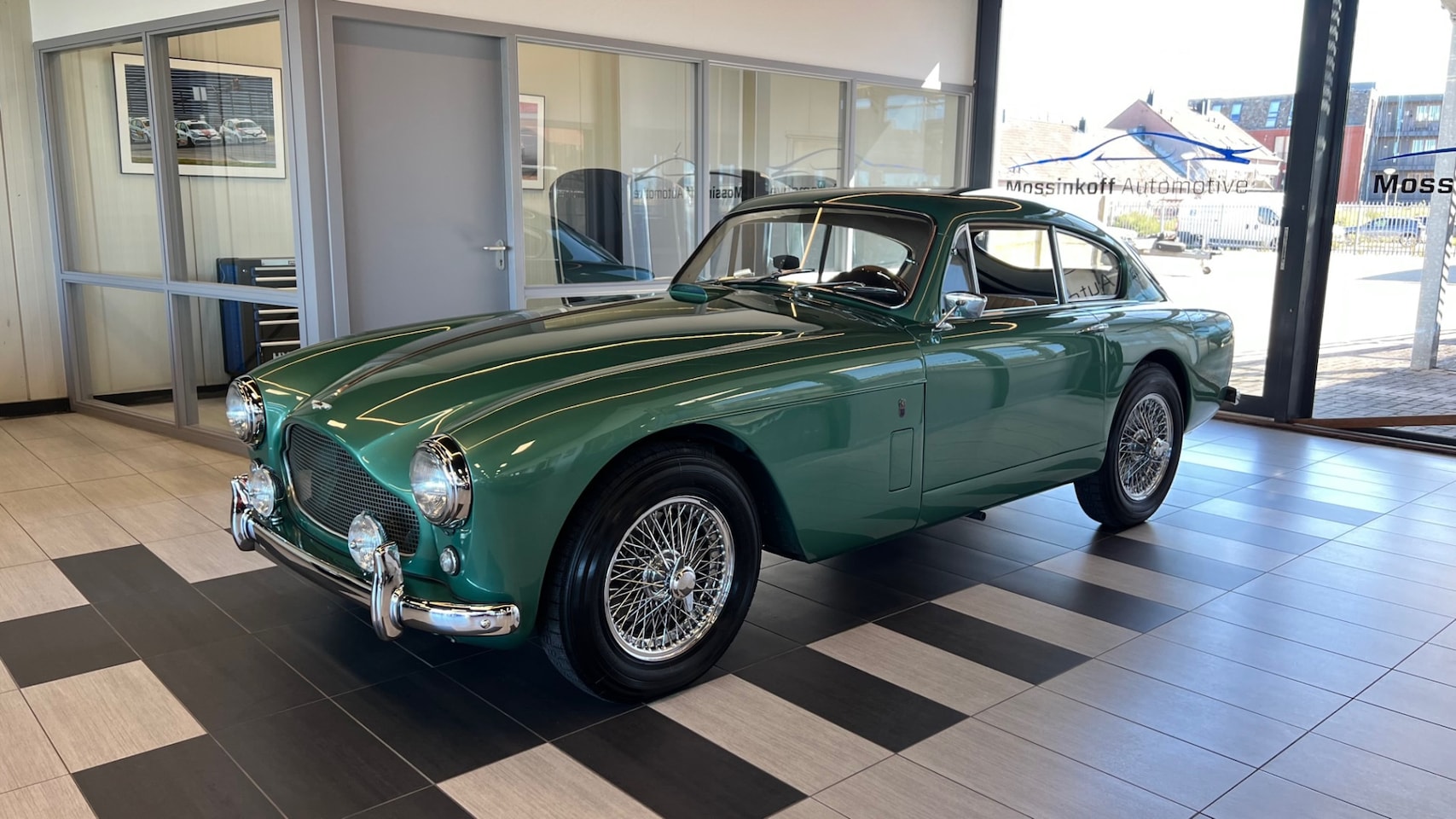 Aston Martin DB2/4 - MK3 - AutoWereld.nl