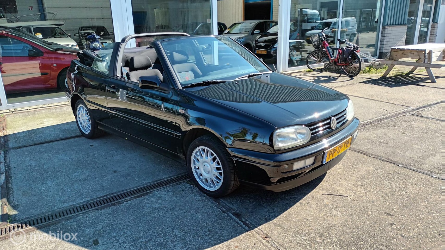 Volkswagen Golf Cabriolet - 1.8 1.8 - AutoWereld.nl