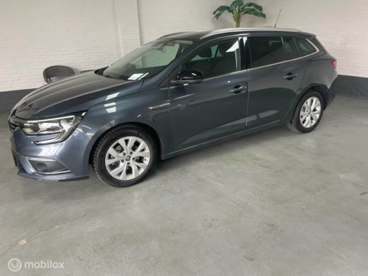 Renault Mégane Estate - 1.3 TCe Limited 1.3 TCe Limited - AutoWereld.nl