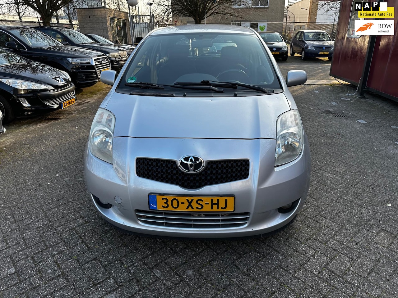 Toyota Yaris - 1.3 VVT-i Sol 1.3 VVTi Sol - AutoWereld.nl