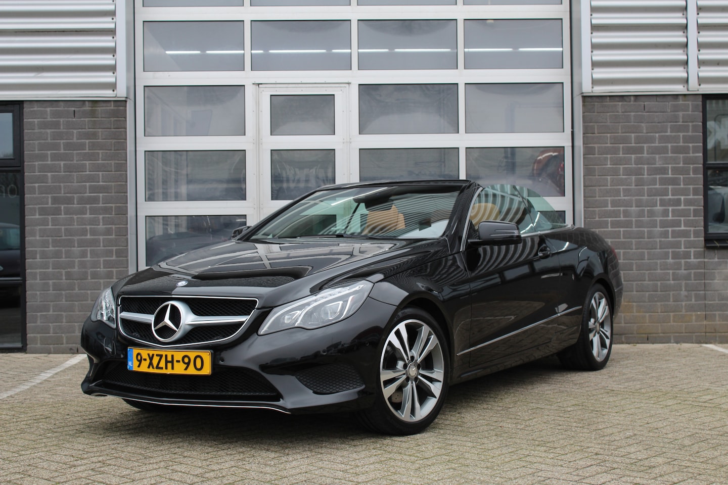 Mercedes-Benz E-klasse Cabrio - 200 Edition Sport / Navigatie / LED / Leer / Airscarf / Stoelverwarming - AutoWereld.nl