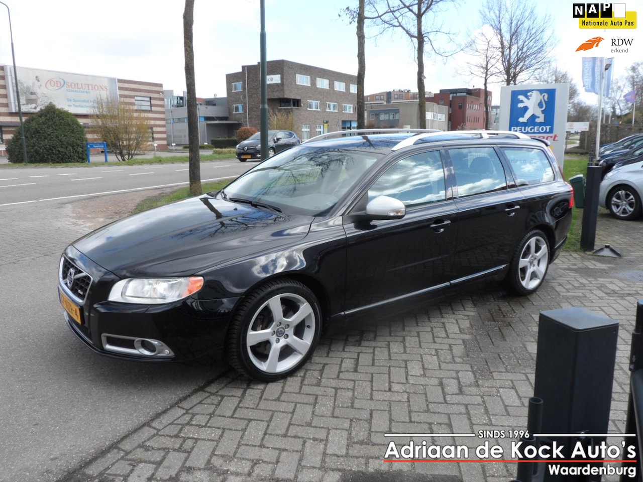 Volvo V70 - 2.0T R-Edition 2.0T R-Edition (nieuwe motor 0Km !!! ) - AutoWereld.nl