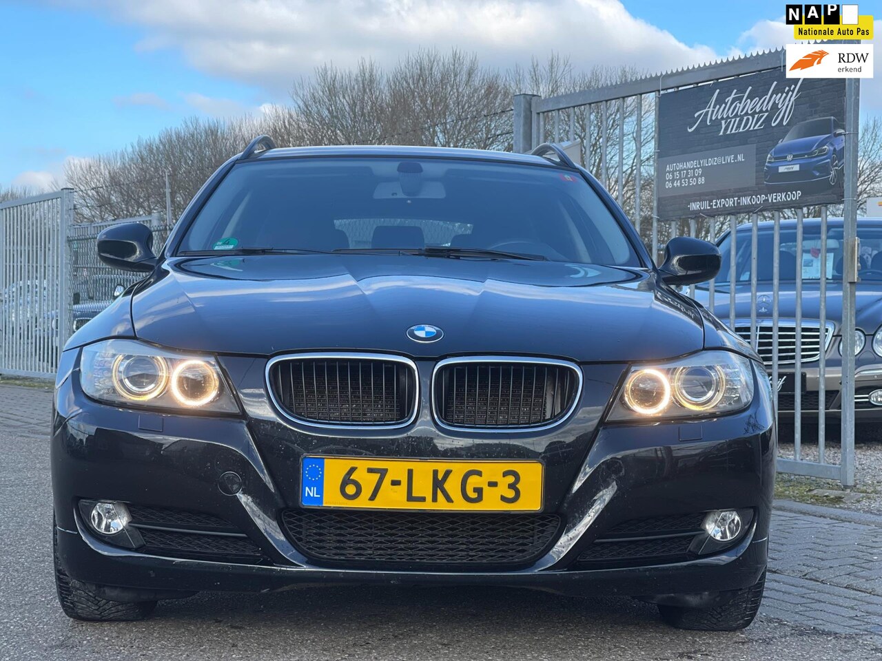 BMW 3-serie Touring - 318d Corporate Lease Business Line 318d Corporate Lease Business Line - AutoWereld.nl