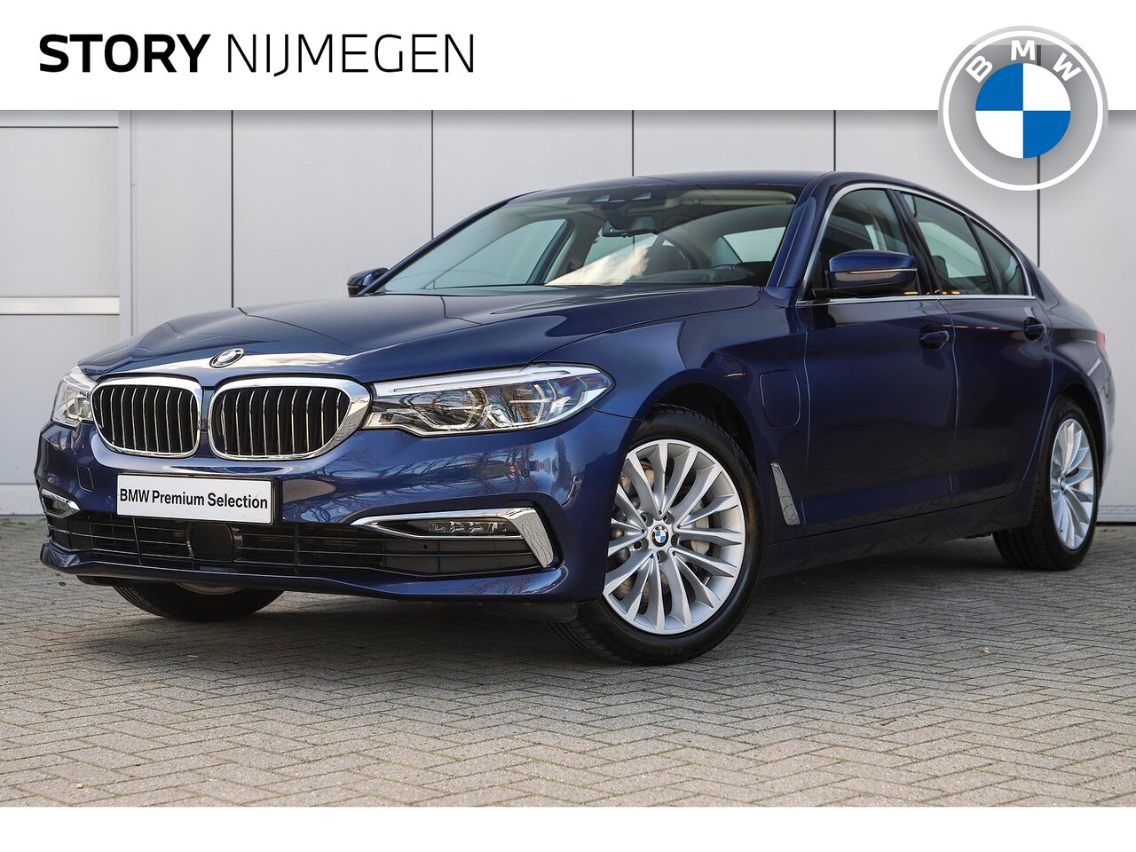 BMW 5-serie - 530e xDrive High Executive Luxury Line Automaat / Trekhaak / Active Cruise Control / Adapt - AutoWereld.nl