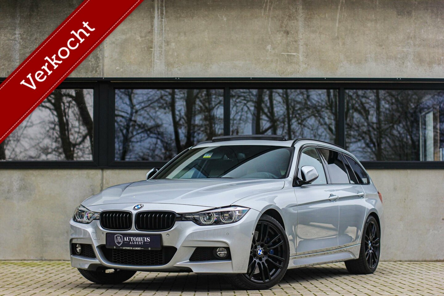 BMW 3-serie Touring - 330i M Sport Shadow Pano Surround View - AutoWereld.nl
