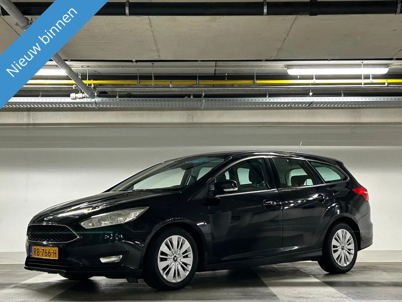 Ford Focus Wagon - 1.5 TDCi 120pk - Automaat - Navi - Cruise - Airco - - AutoWereld.nl