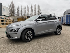 Hyundai Kona Electric - 204 pk EV Premium Sky 64 kWh Auto is zo goed als nieuw