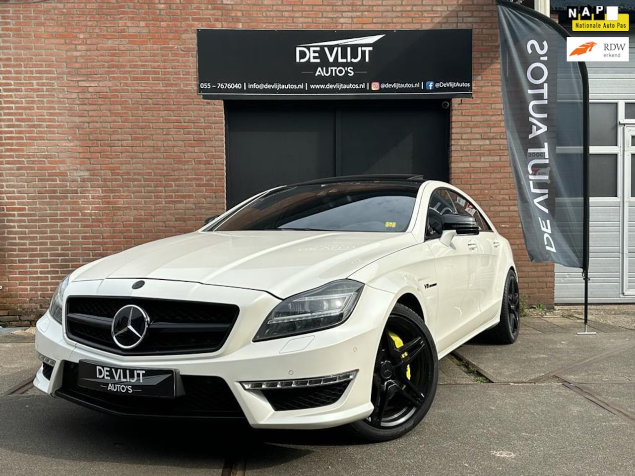 Mercedes-Benz CLS-klasse - Cls 63 AMG 525PK | Navi | Leer | Schuifdak | Bi-Xenon Led | Nachtzicht | Distronic | Stoel - AutoWereld.nl