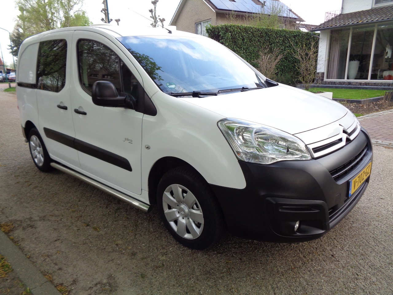 Citroën Berlingo - 1.6 BlueHDI 100 Club Economy S&S 3-Zitter - AutoWereld.nl