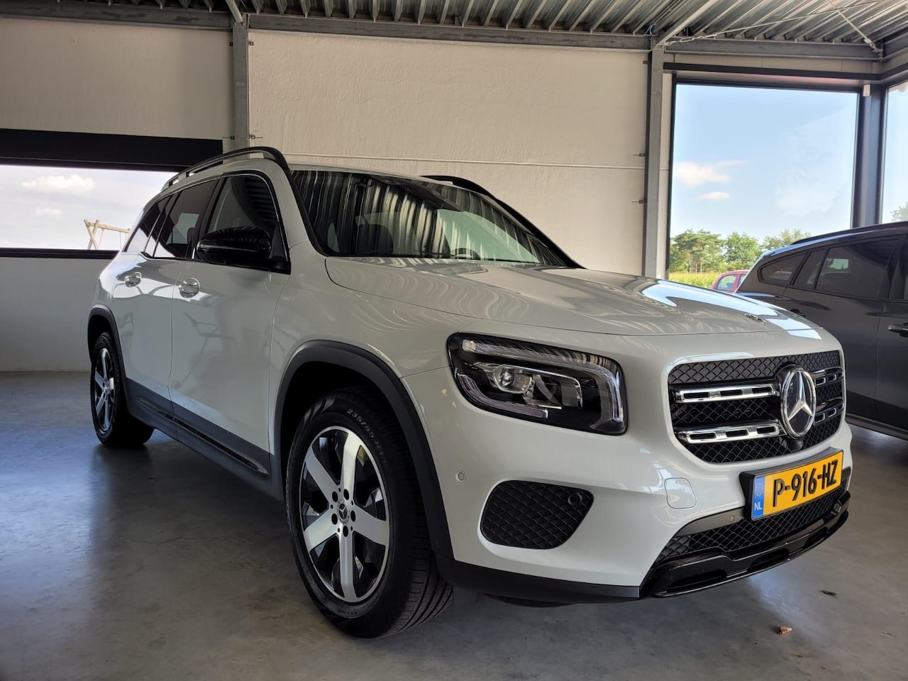 Mercedes-Benz GLB - 200 Progressive Elektr. klep &360 camera ! - AutoWereld.nl