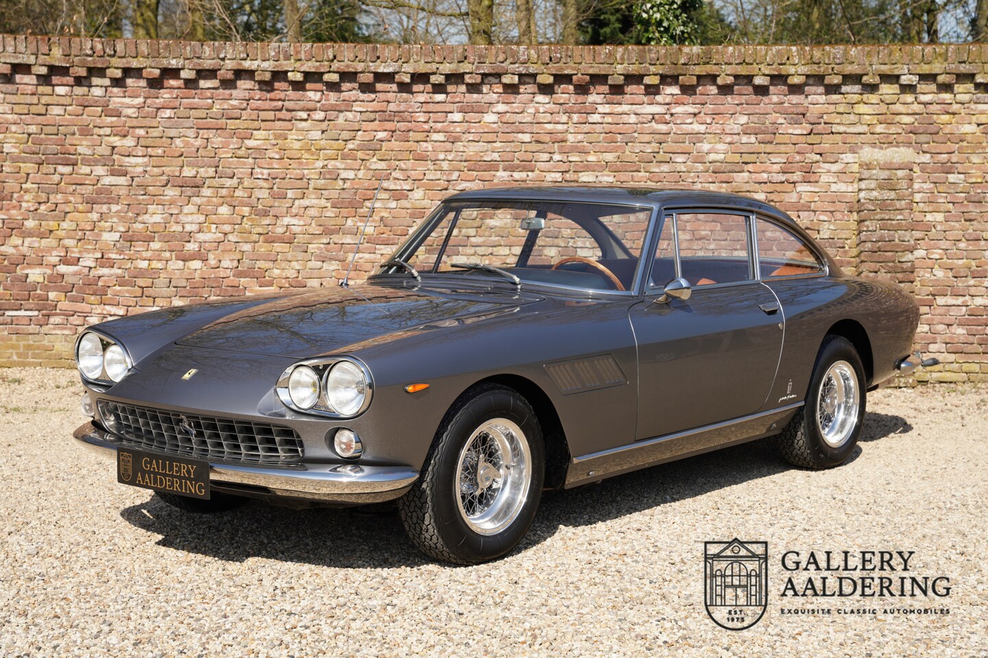 Ferrari 330 - GT Interim Sought after Interim version,5 speed , Grigio Fumo - AutoWereld.nl