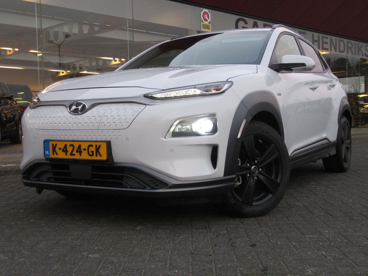 Hyundai Kona - EV Premium ELECTRIC 64 kWh ex btw 8% bijtelling, Leder, Camera,Head up display  (occasion) - AutoWereld.nl