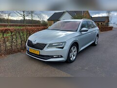 Skoda Superb Combi - 1.6 TDI Ambition Business ECC//NAVI BJ 2017