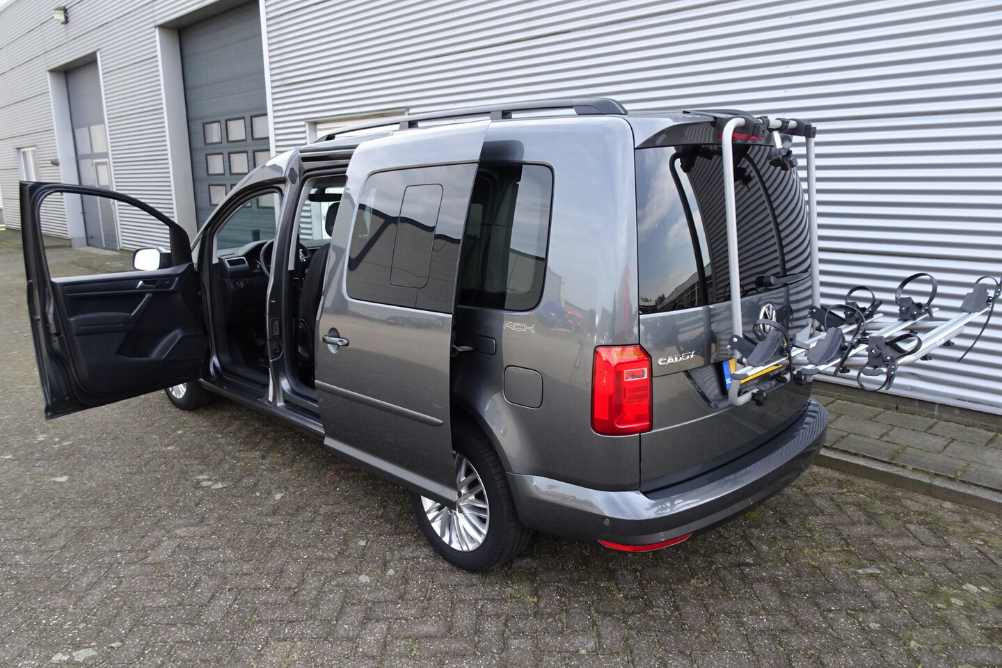 Volkswagen Caddy Maxi 1.4 TSI BEACH MICRO CAMPER NAVIGATIE