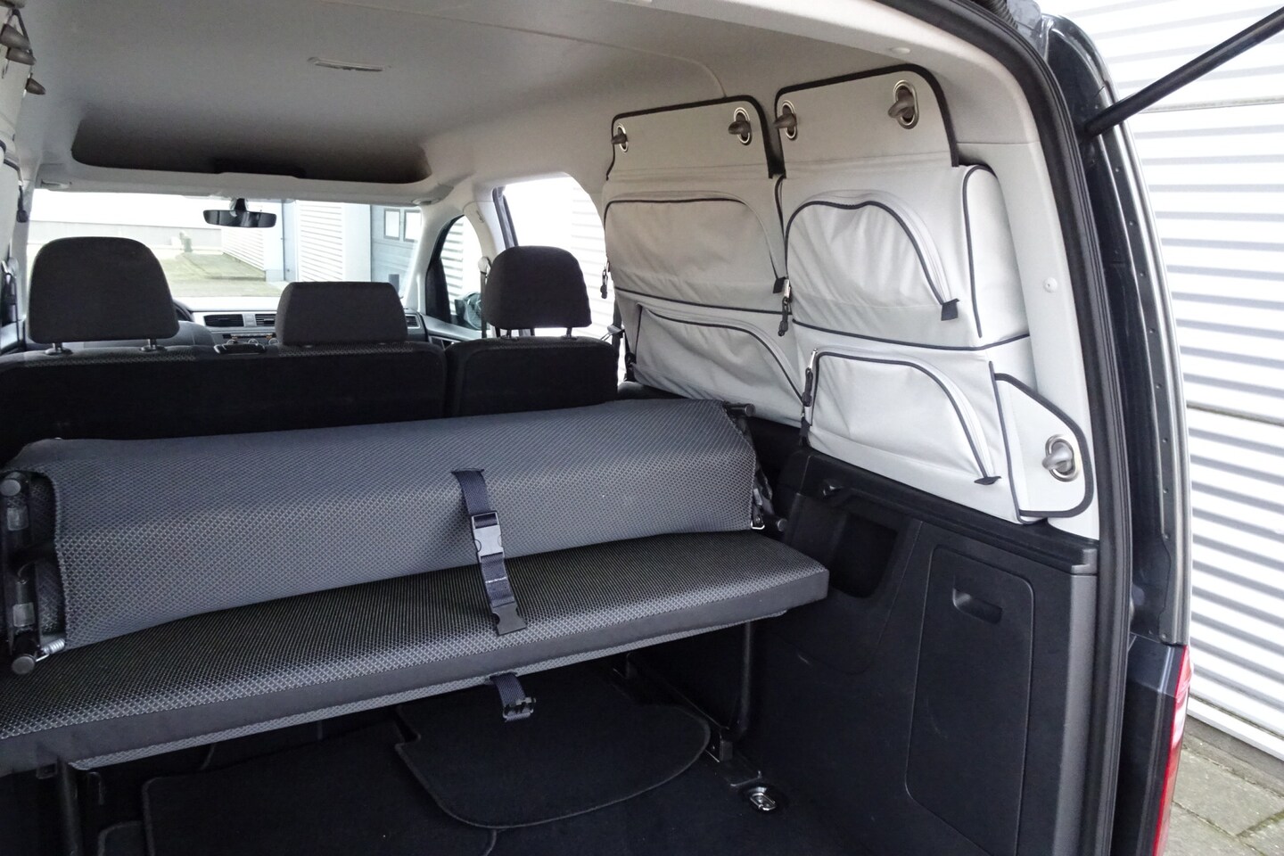 Volkswagen Caddy Maxi 1.4 TSI BEACH MICRO CAMPER NAVIGATIE