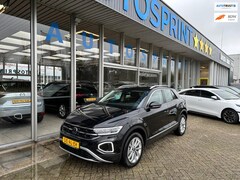 Volkswagen T-Roc - 1.5 TSI Style / 150PK / AUTOMAAT CARPLAY / CRUISECONTROL / PARKEERSENSOR
