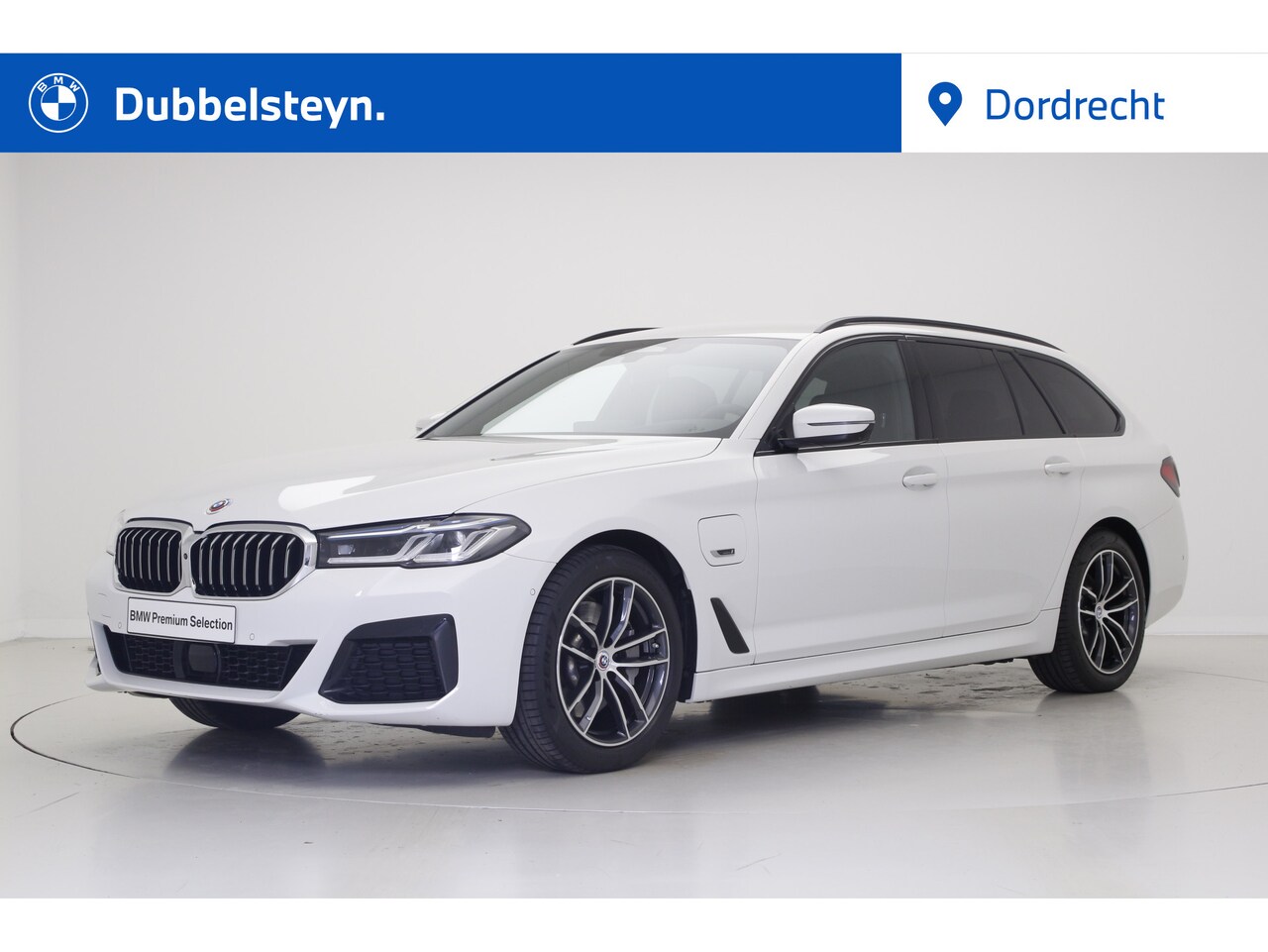 BMW 5-serie Touring - 530e xDrive M-Sport | Comfortstoelen | Driving Assistant Professional - AutoWereld.nl