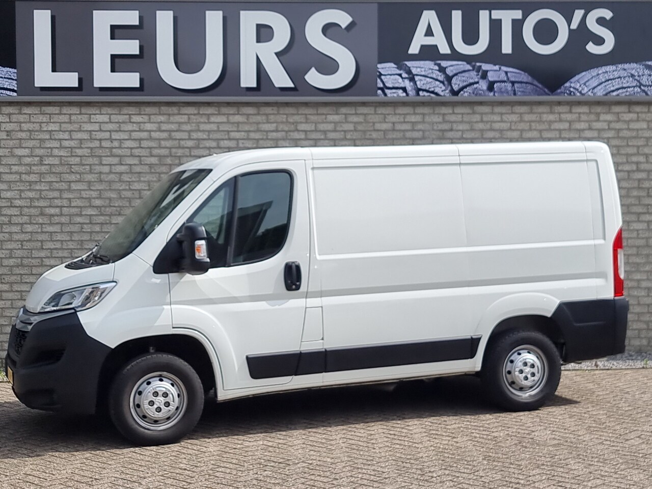 Citroën Jumper - 30 2.2 BlueHDi 120 L1H1 Airco/Ccr/Trekhaak/Bijrijdersbank - AutoWereld.nl