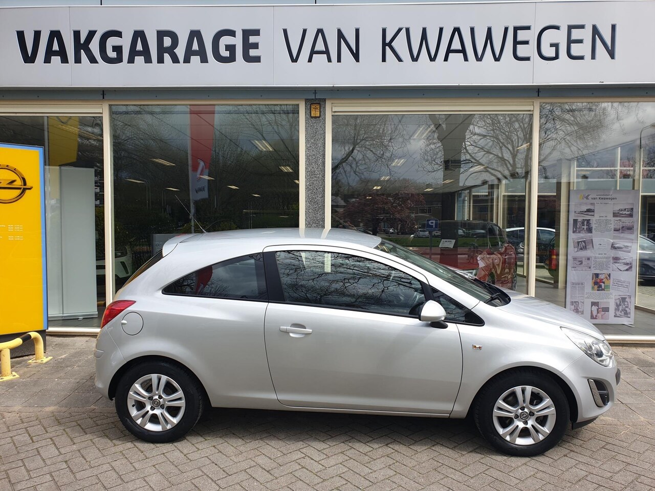 Opel Corsa - 1.2 AIRCO CRUISE CONTROL L.M. VELGEN - AutoWereld.nl