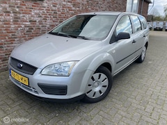 Ford Focus Wagon - 1.4-16V Trend