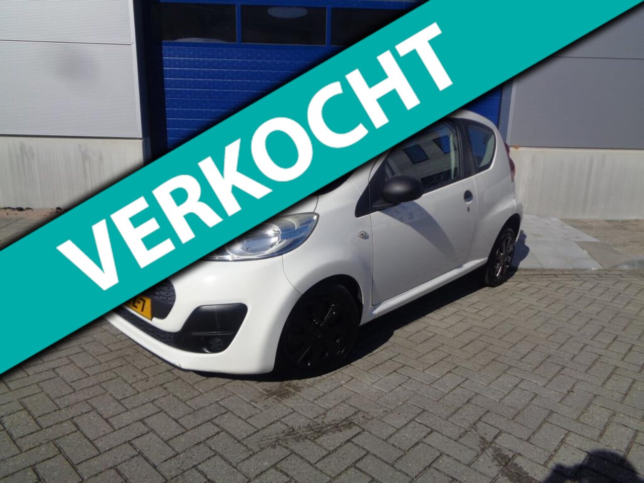 Peugeot 107 - 1.0 Access Accent Airco!! NAP!! 2012!! Wit!! - AutoWereld.nl