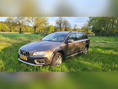 Volvo XC70 - 3.2 Momentum AWD / LEER / XENON / PDC / TREKHAAK/ ST.KACHEL / HILL-DESCENT