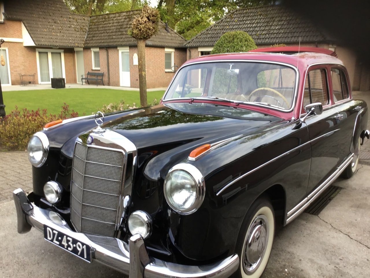 Mercedes-Benz 220 - S MERCEDES 220 S PONTON - AutoWereld.nl